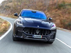 Xogo Maserati Grecale Puzzle en liña