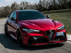 Alfa Romeo Giulia GTA Slide — لعبة مجانية اون لاين