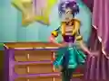 Tris Runway Dolly Dress Up