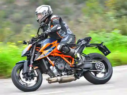 KTM Super Duke R — free online game