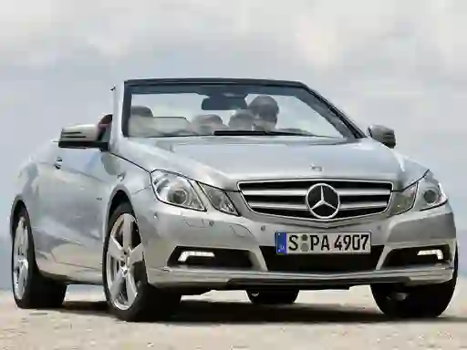 Benz E-Class Cabriolet Slide — لعبة مجانية اون لاين