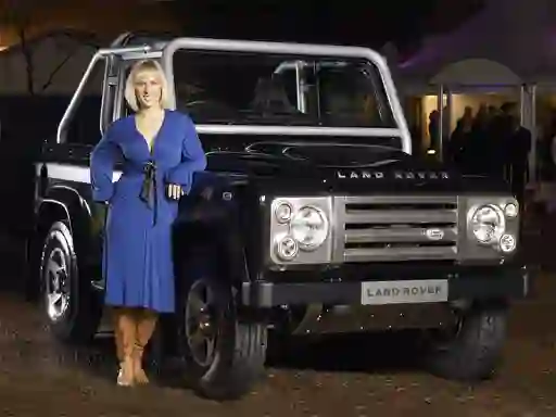 Spel Land Rover Defender SVX Slide online